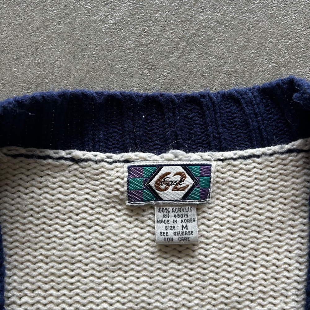 Vintage 90s 62 East Cardigan Sweater Size Medium White Geometric Fair Isle - Picture 2 of 5